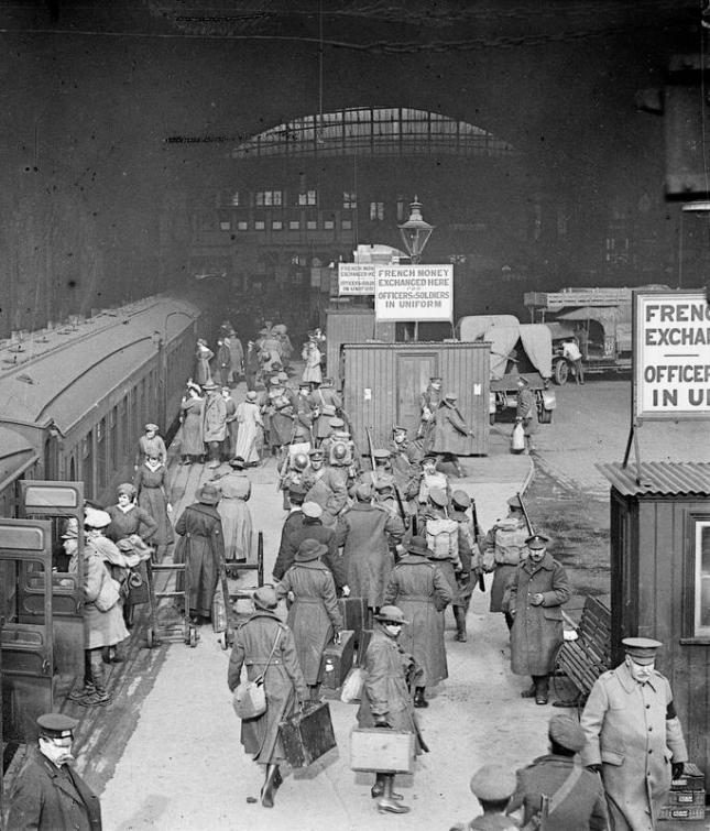 Victoria station, after the arrival of the leave train © IWM (Q 30511)
